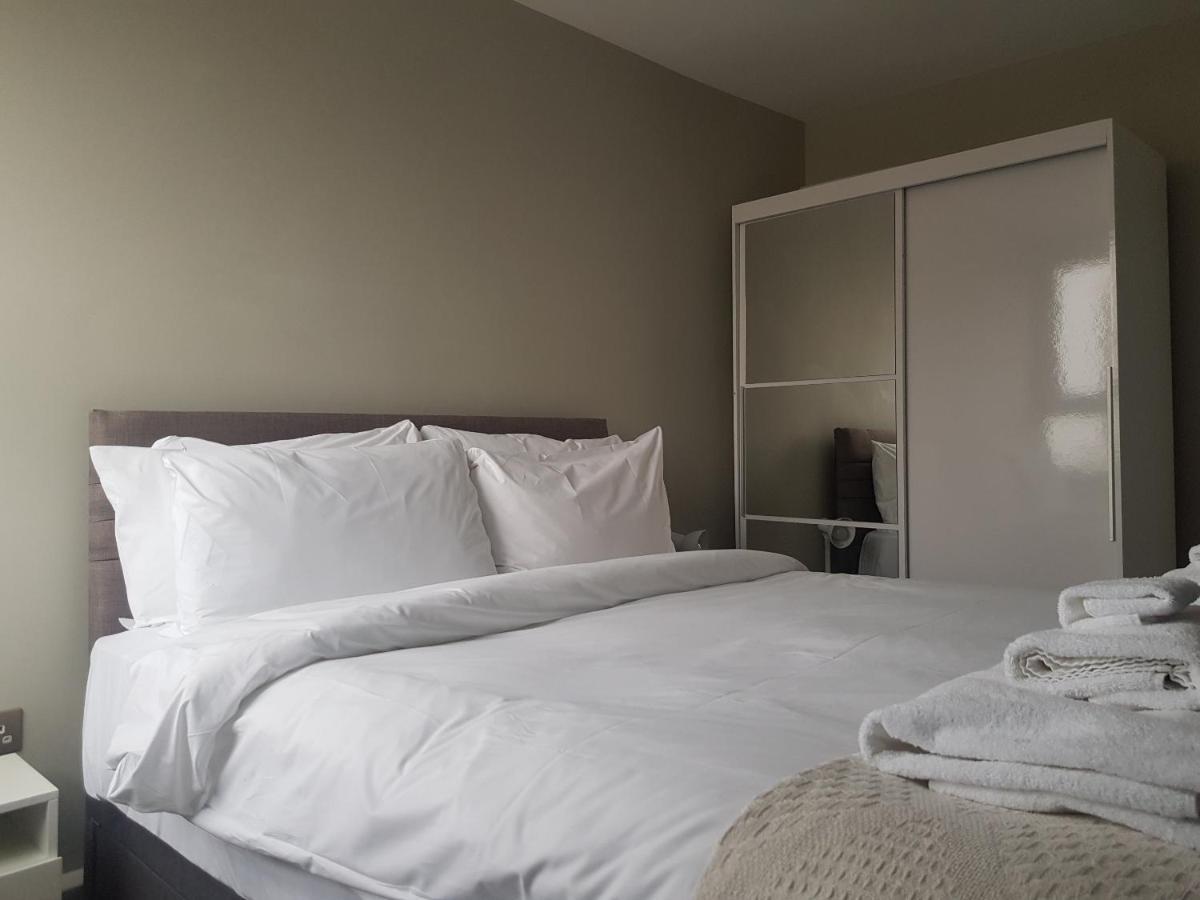 Beautiful 3-Bedroom Flat With Stunning Views Λονδίνο Εξωτερικό φωτογραφία